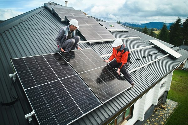 Guide pratique pour le choix et l'installation de panneaux solaires dans votre maison